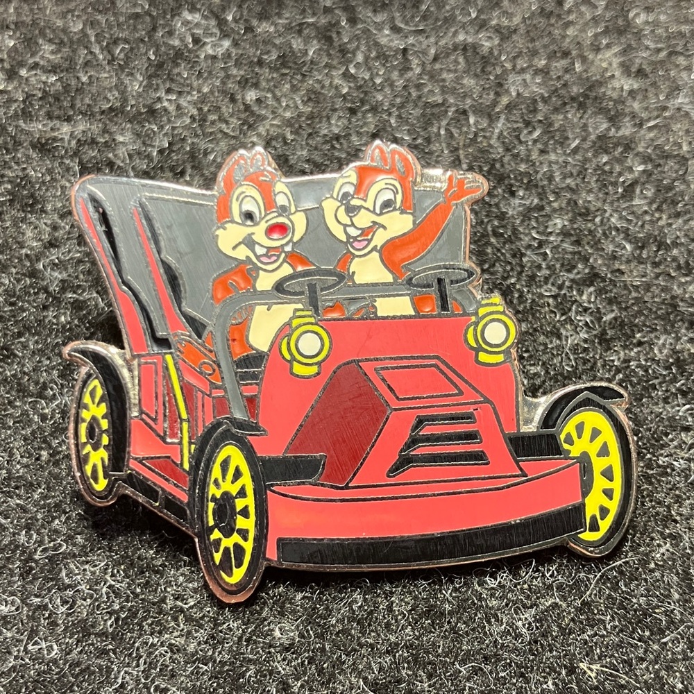 Chip and Dale Red Car Disney Enamel Pin 2006 35 year B5